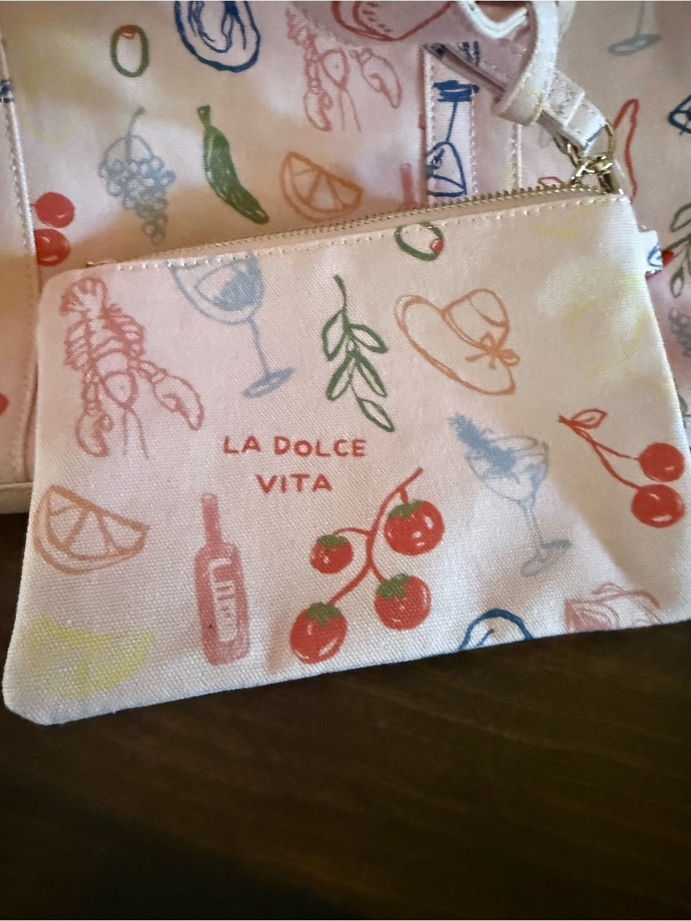 C&C California Pink La Dolce Vita Canvas Tote with Detachable Pouch - Picture 6 of 13